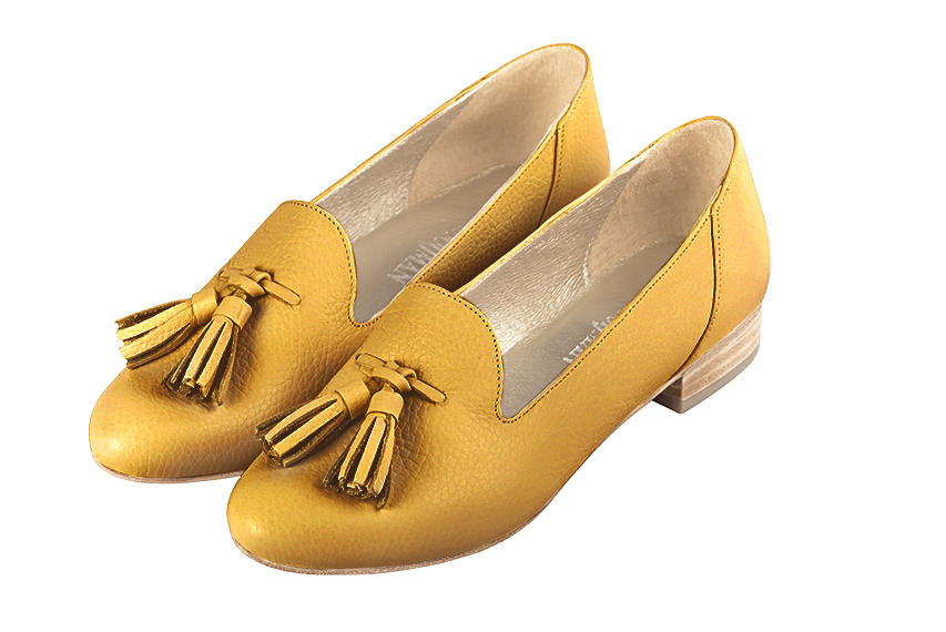 Mustard yellow women's loafers with pompons. Round toe. Flat leather soles. Front view - Florence KOOIJMAN